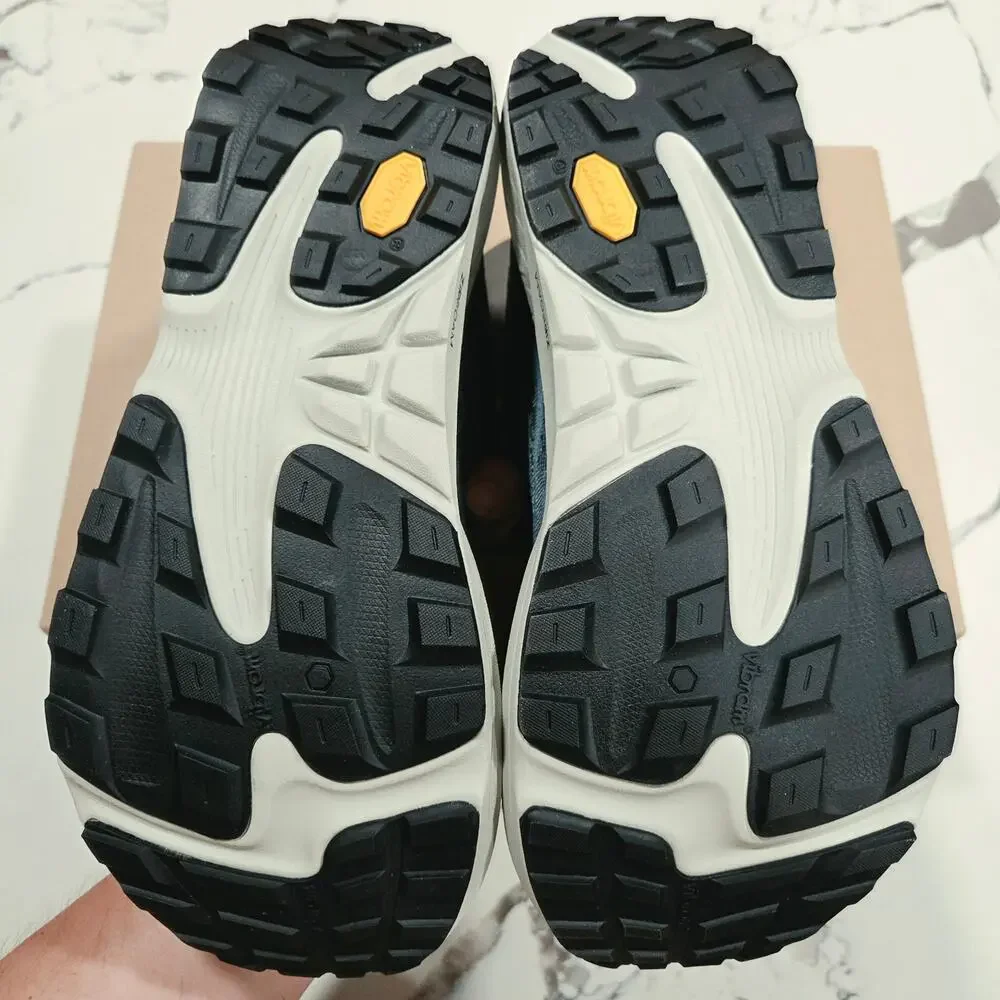 Topo Athletic Ultraventure 4 Stone Grey Womens Size 8.5 Trail Running Hiking